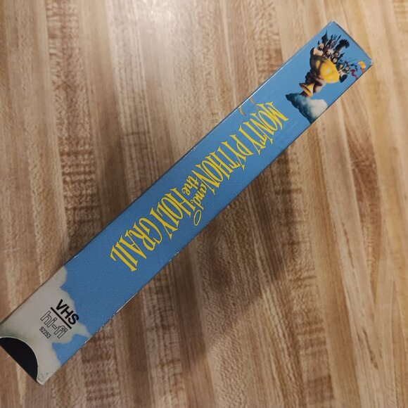 Monty Python and the Holy Grail 1975 VHS Terry Gilliam Jones British Comedy VTG - Picture 4 of 7